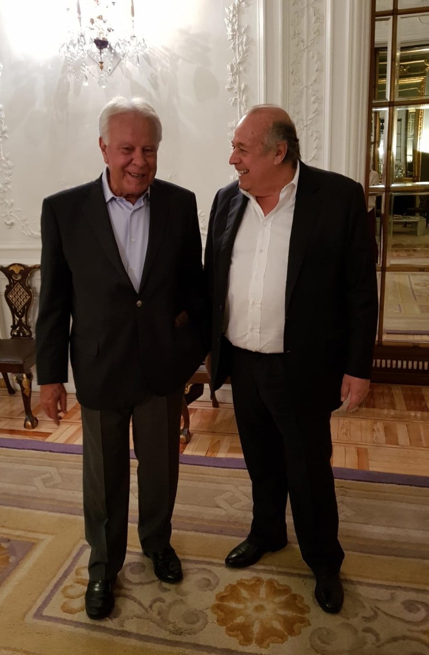 Hugo Franco junto al expresidente Felipe González